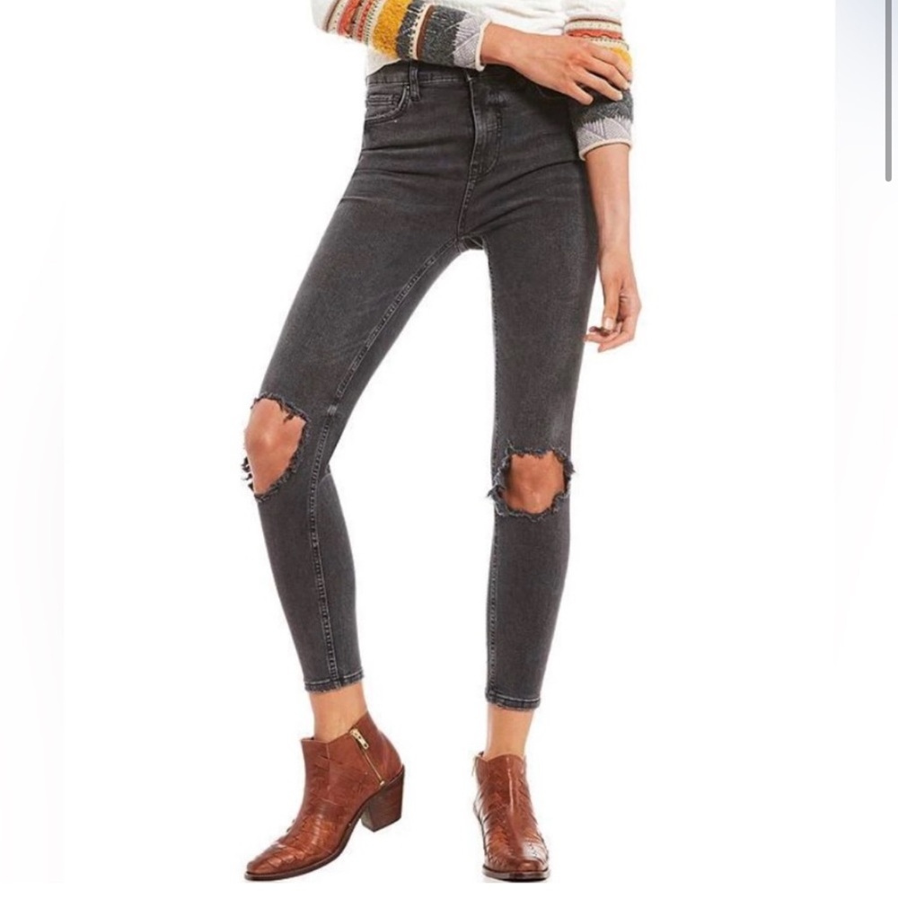NWOT Free People High Rise Distressed Jeans